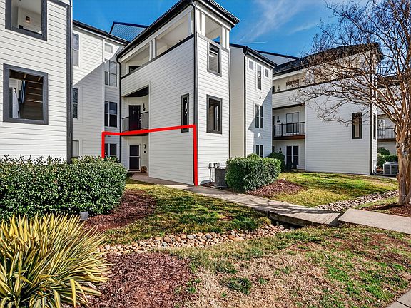 2nd image of 18695 Vineyard Point Ln