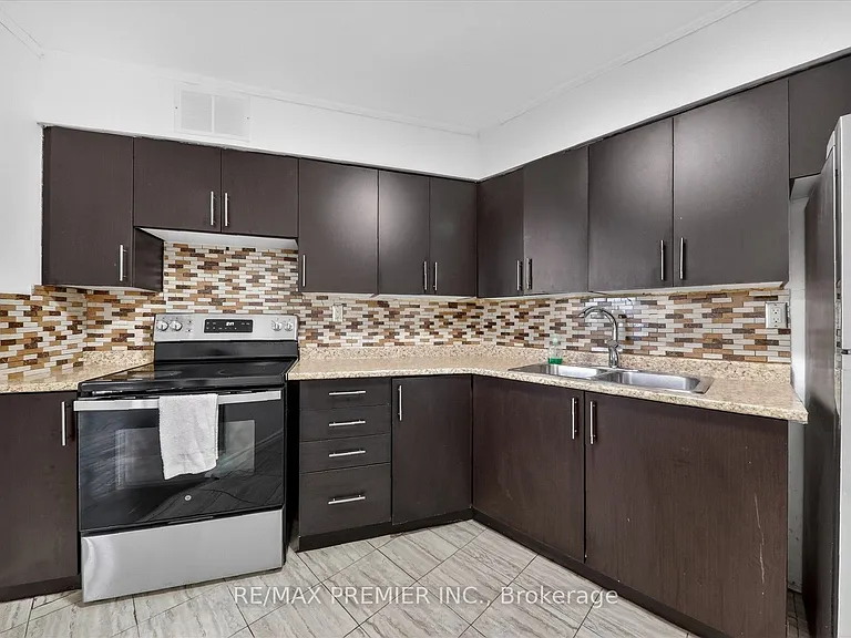 3555 Derry Rd E #712 — Photo 3