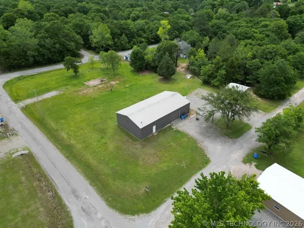 232 N Erie St, Canadian, OK 74425