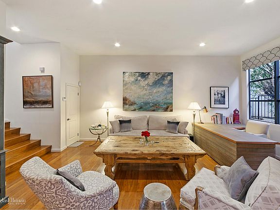 3rd image of 11636 Montana Ave APT 104