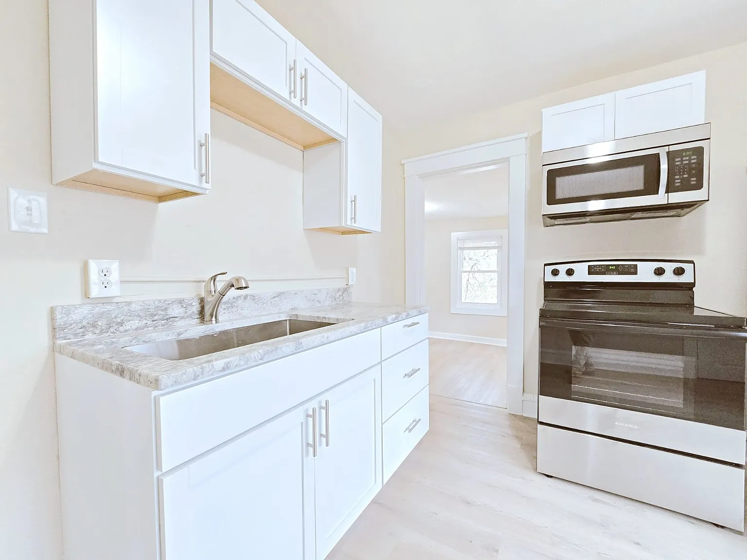 2 bed, $975 — Photo 2