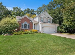 8469 Rainbows End Rd SE, Caledonia, MI 49316