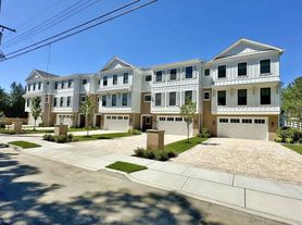 2113 River Road, 3 beds  3.5 baths (3000 sqft)