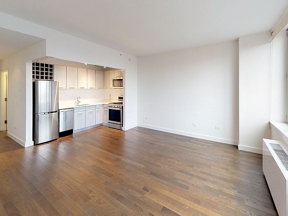 5th image of 801 Amsterdam Ave APT 9F