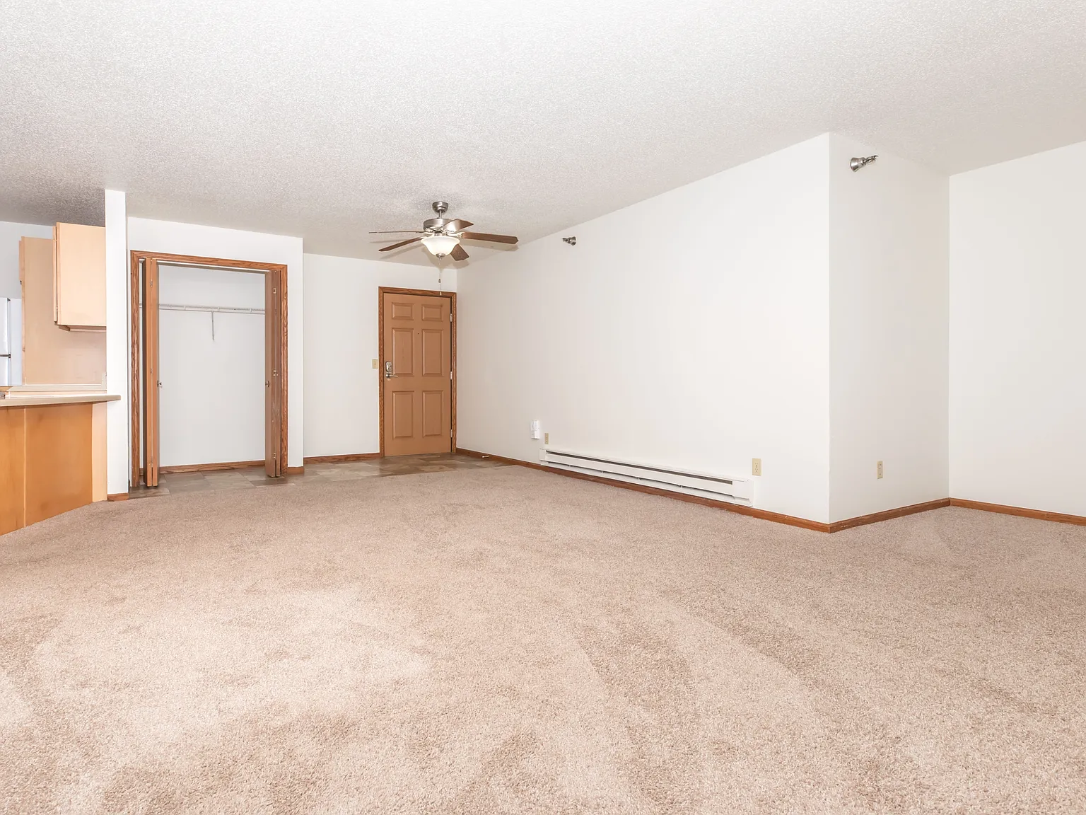 Essex Place - 931 - 207 — Photo 3