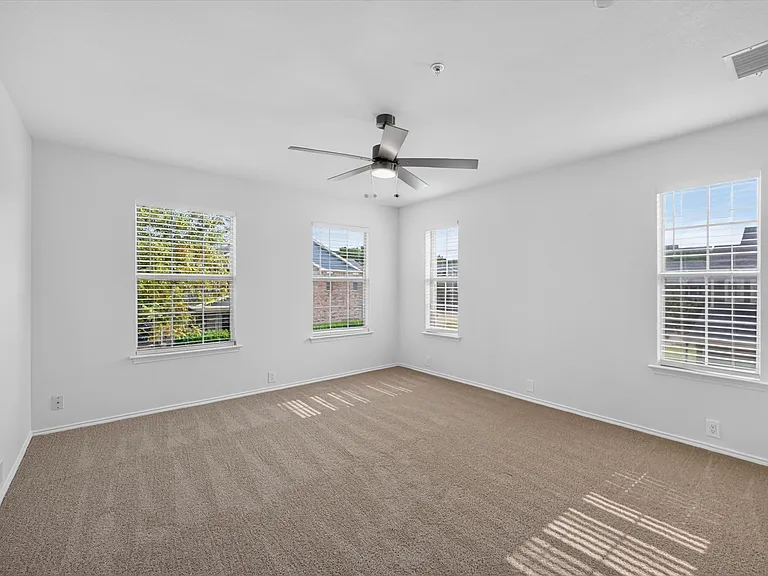 2201 Stoneleigh Pl — Photo 22