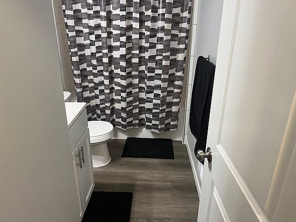 5th image of 1022 Aurora Ave #2201