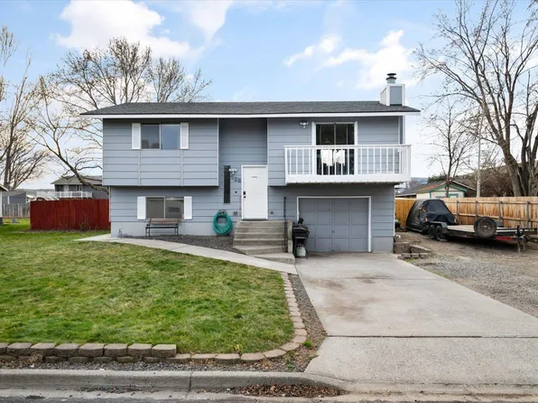 709 W 43rd Ave, Kennewick, WA 99337