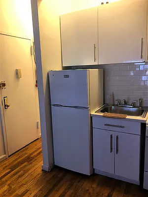 Rented by United Realty Equities | media 19