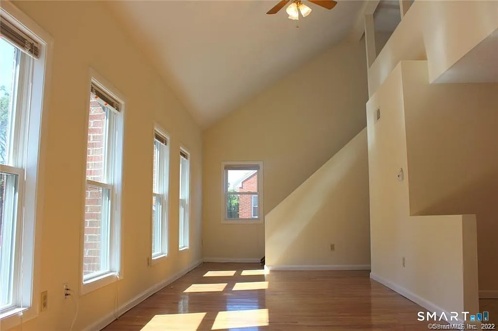 1 bed, 1.0 bath, 1000 sqft, $1,750 — Photo 2