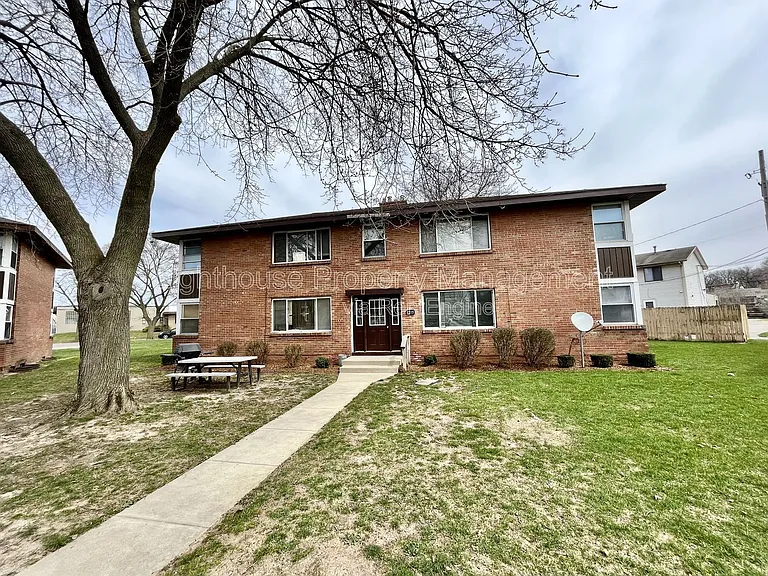 1215 Ottillia St SE #D — Photo 5