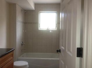 242 Main St, Amesbury, MA 01913