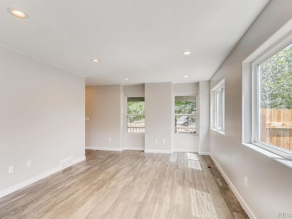 5th image of 210 Welch Dr