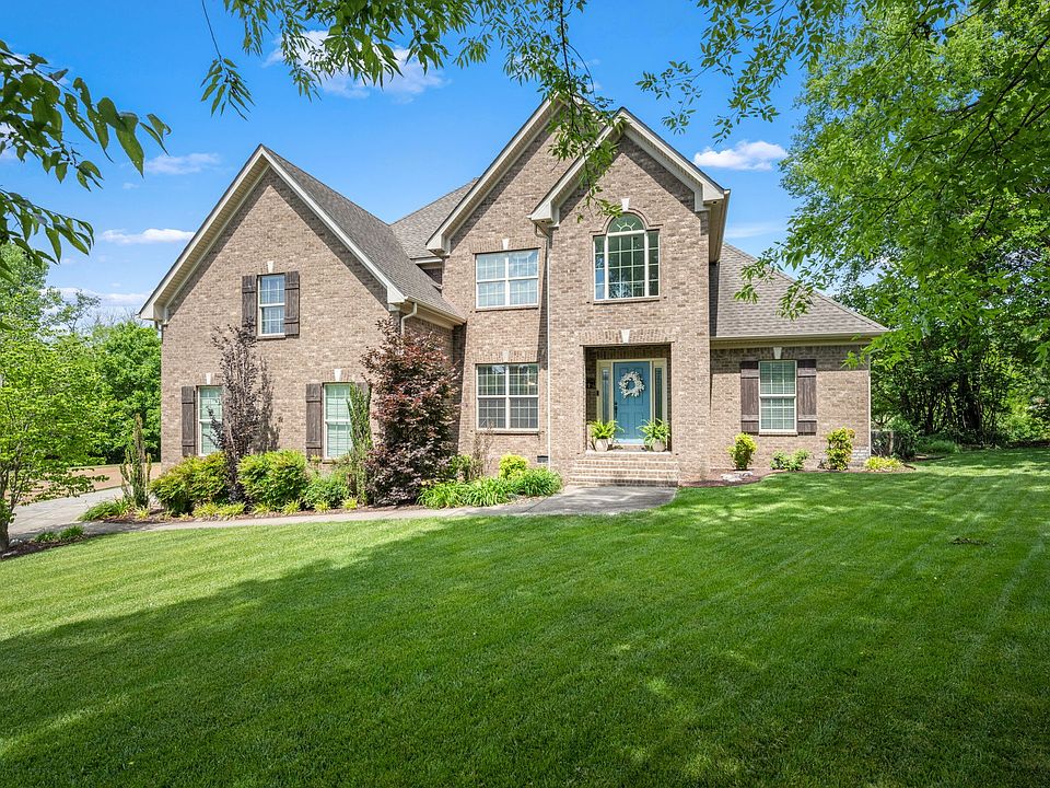 1st image of 703 Prince Edward Ct