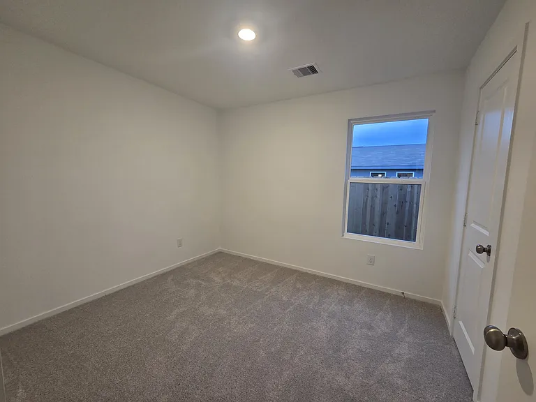 401 Lucia Way — Photo 10