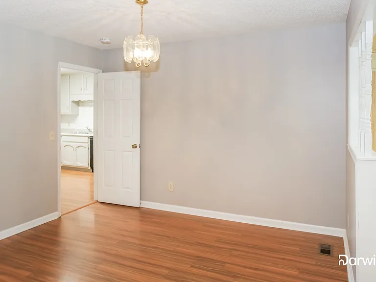 251 Pops Cor — Photo 5