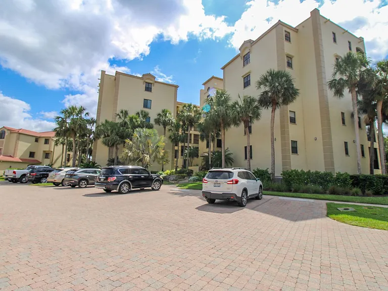 7024 Pelican Bay Blvd #F-504 — Photo 51