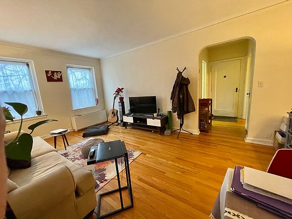 100 Woodside Green