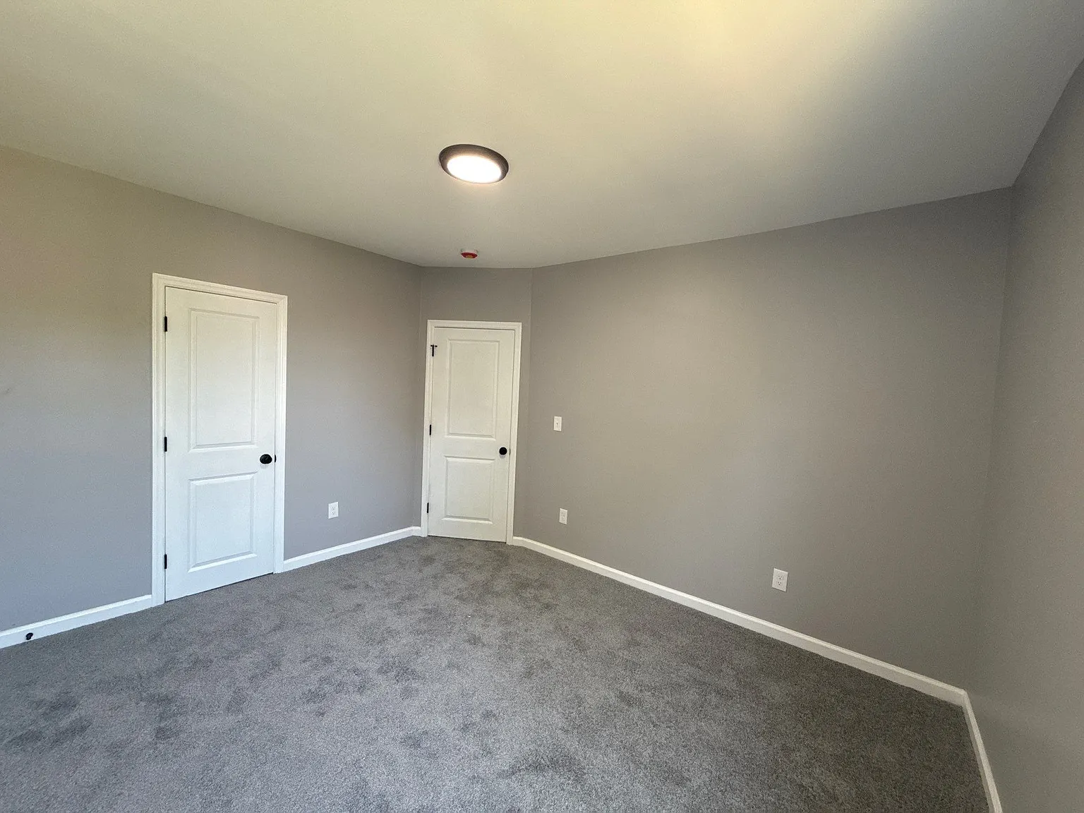 3 bed, 1.5 bath, 1216 sqft, $1,999 — Photo 4