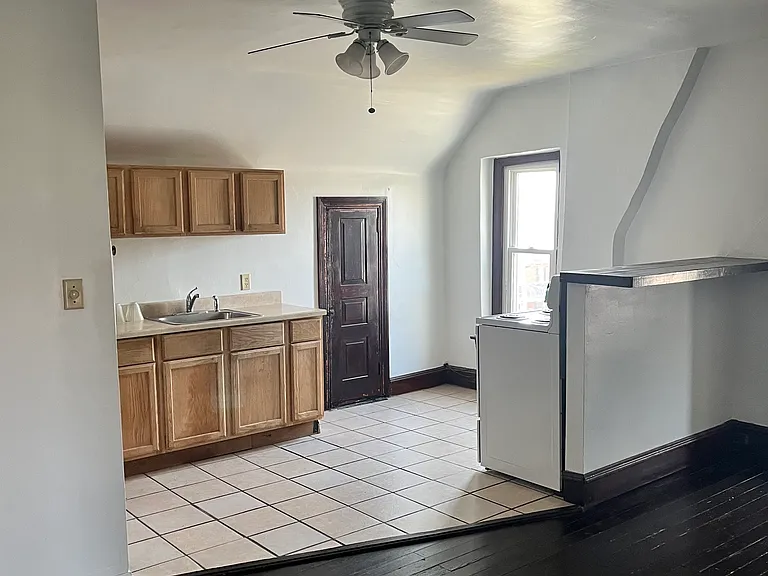 879 Main St #3 — Photo 1