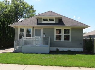 26 N Melrose Ave, Elgin, IL 60123