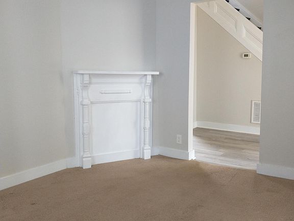 3rd image of 3305 Delaware Ave