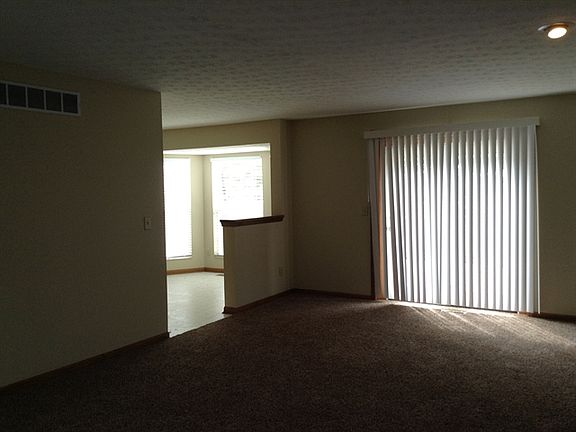 3rd image of 965 Millers Run Ct