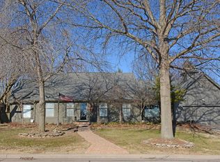 3749 E Meadowmere Pl, Springfield, MO 65809