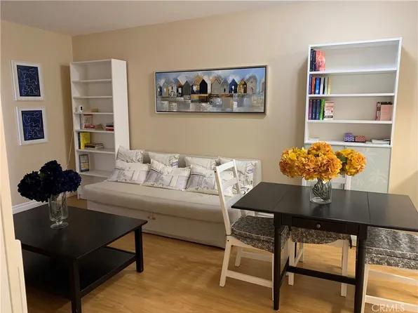 6815 Remmet Ave Unit 308, Canoga Park, CA 91303