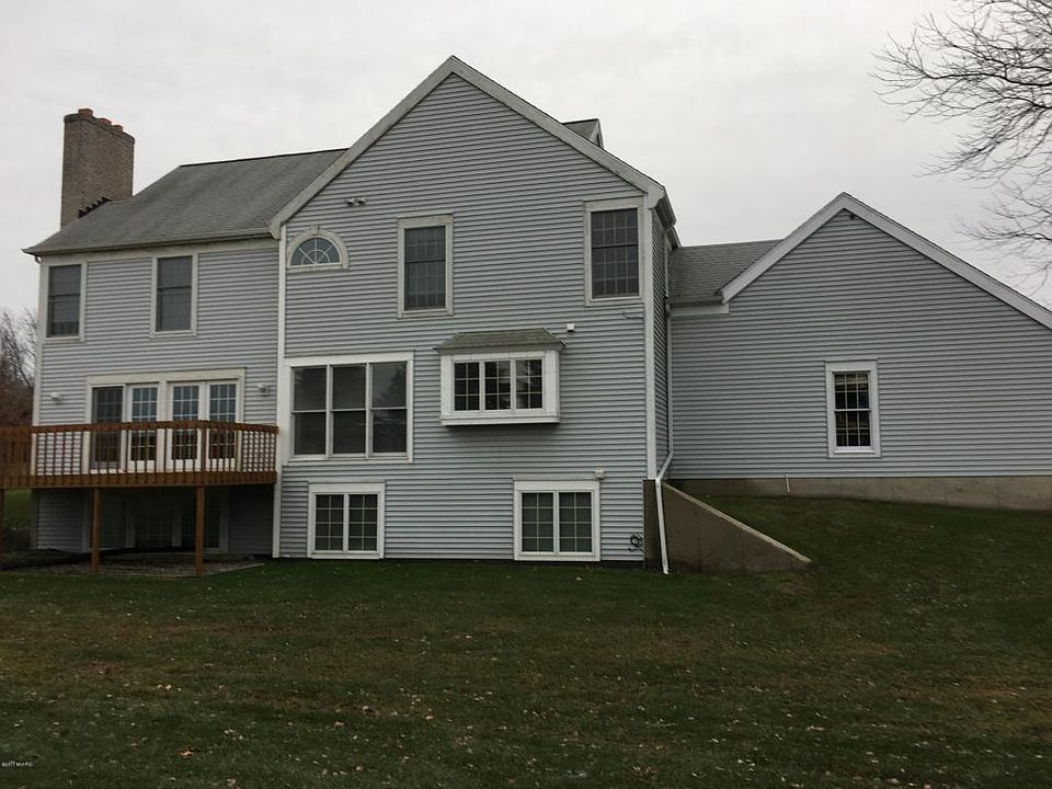 2nd image of 1305 Meadowgreen Ct SE