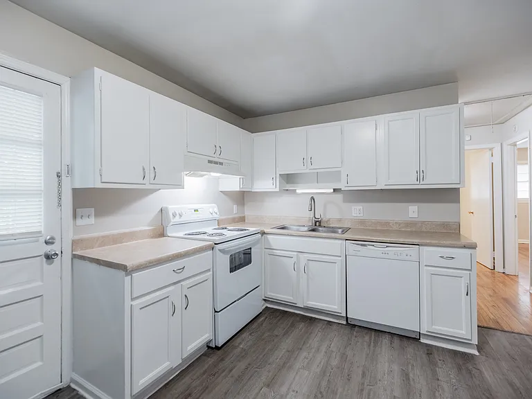 Forest Pointe — Photo 121