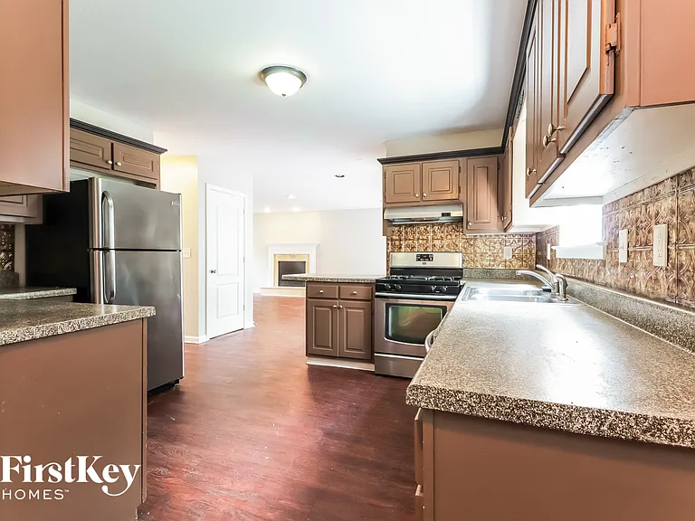 230 Saint Charles Ave — Photo 6