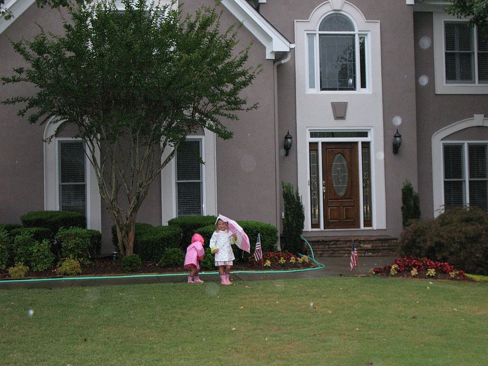 2nd image of 345 Coleraine Pl