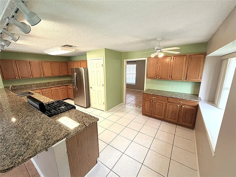 309 Buttonwood Dr — Photo 12