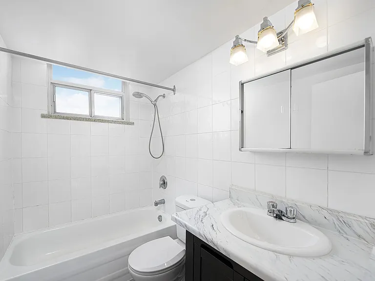 1441 Lawrence Ave E — Photo 11