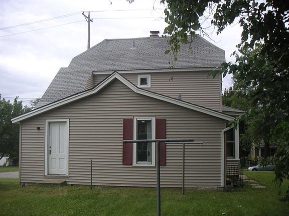 4th image of 2216 School St