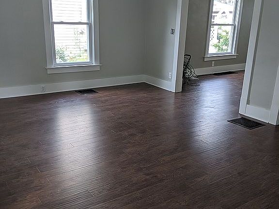 3rd image of 26 Park St