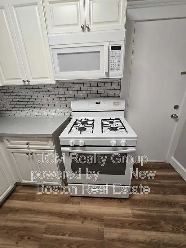2 bed, 1.0 bath, 1000 sqft, $2,250 — Photo 3