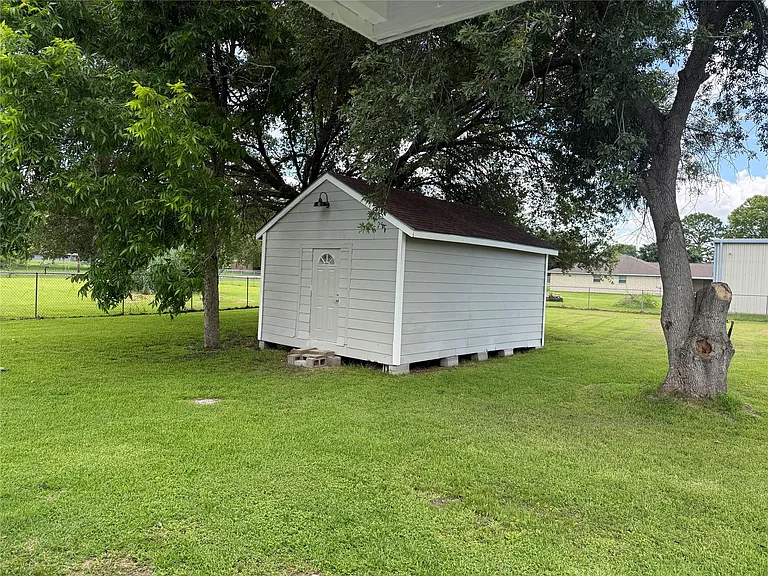 8926 Courtney Dr — Photo 17