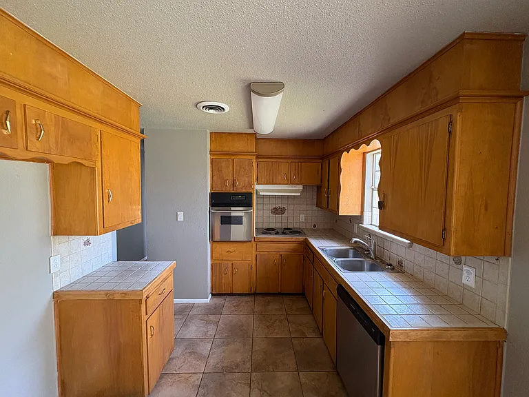 5001 Westway Trl — Photo 4
