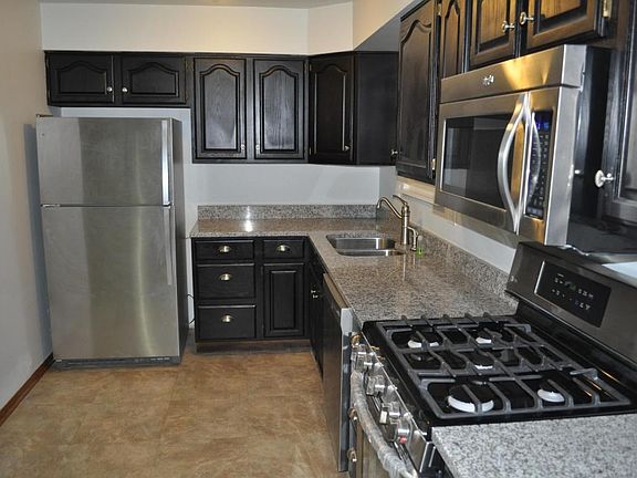 4th image of 3054 Thomas Ave