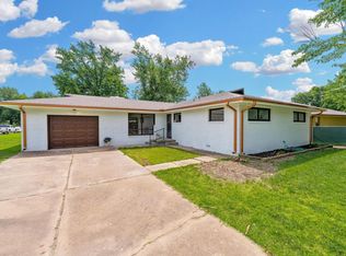 409 N Woodlawn St, Wellington, KS 67152