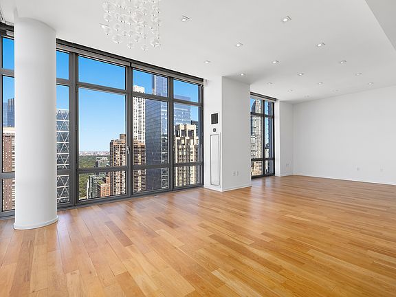 4th image of 310 W 52nd St #41CH
