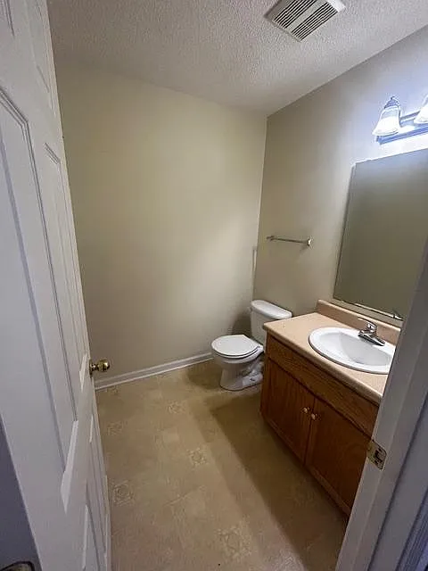 550 E Oneal St - 25 — Photo 3