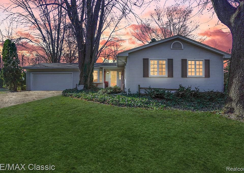 11676 Post Ln, South Lyon, MI 48178 Zillow