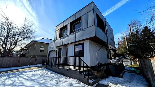 4208 John St #3 Photo 1