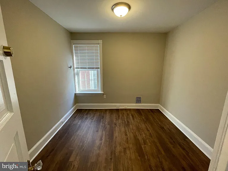 303 S Olive St #1 — Photo 9