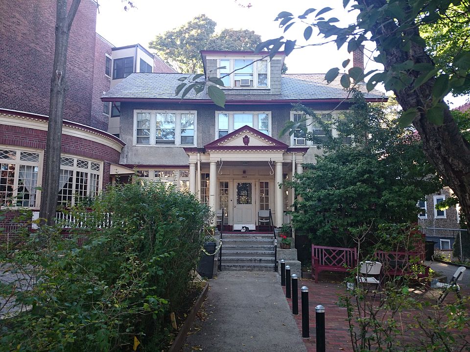 2nd image of 1867 Commonwealth Ave #12