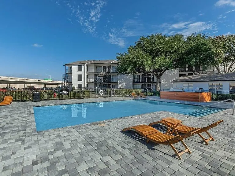 Villas on Rosemeade East — Photo 7