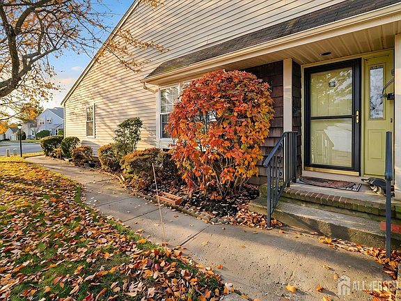 2nd image of 3A Surrey Ct